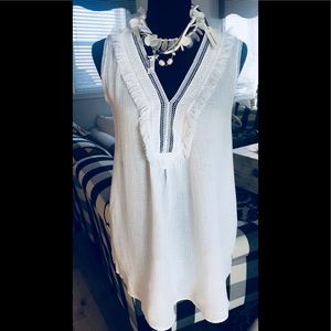 Max Studio White Top Size L. NWT!